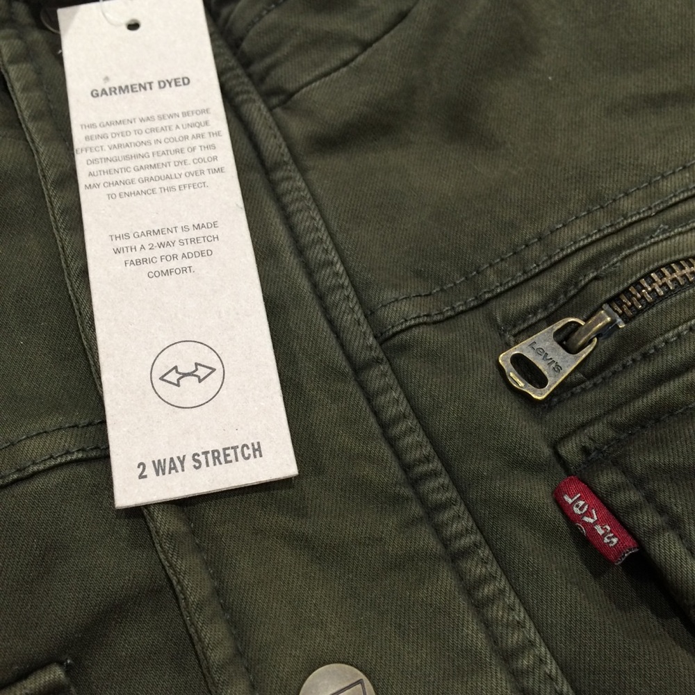Levi's Men Cotton Twill Utility Zip Front Jacket - Picture 5 of 8